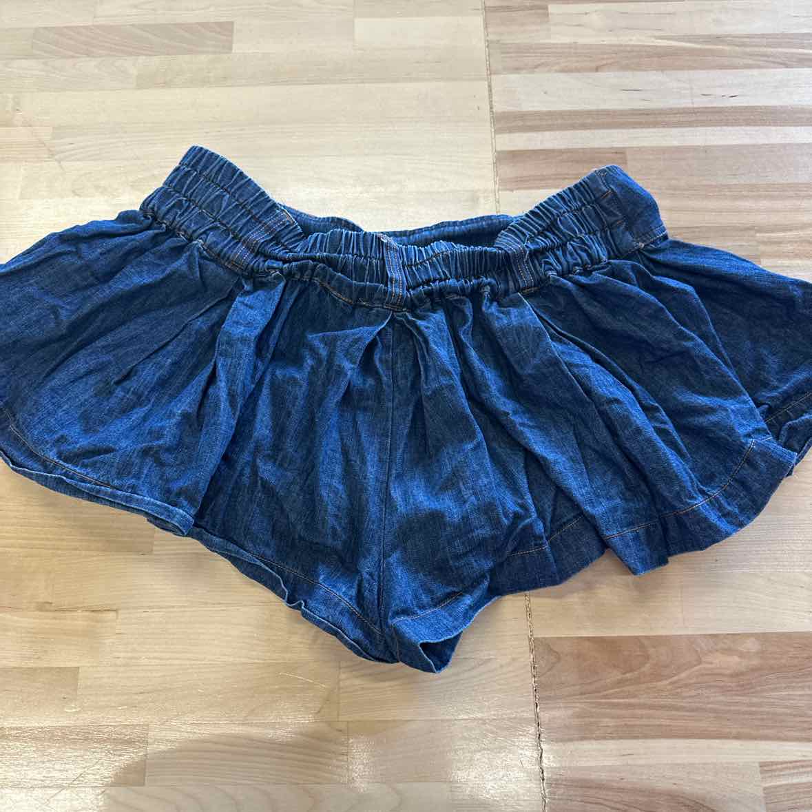 Kimchi Blue Size L Blue Shorts