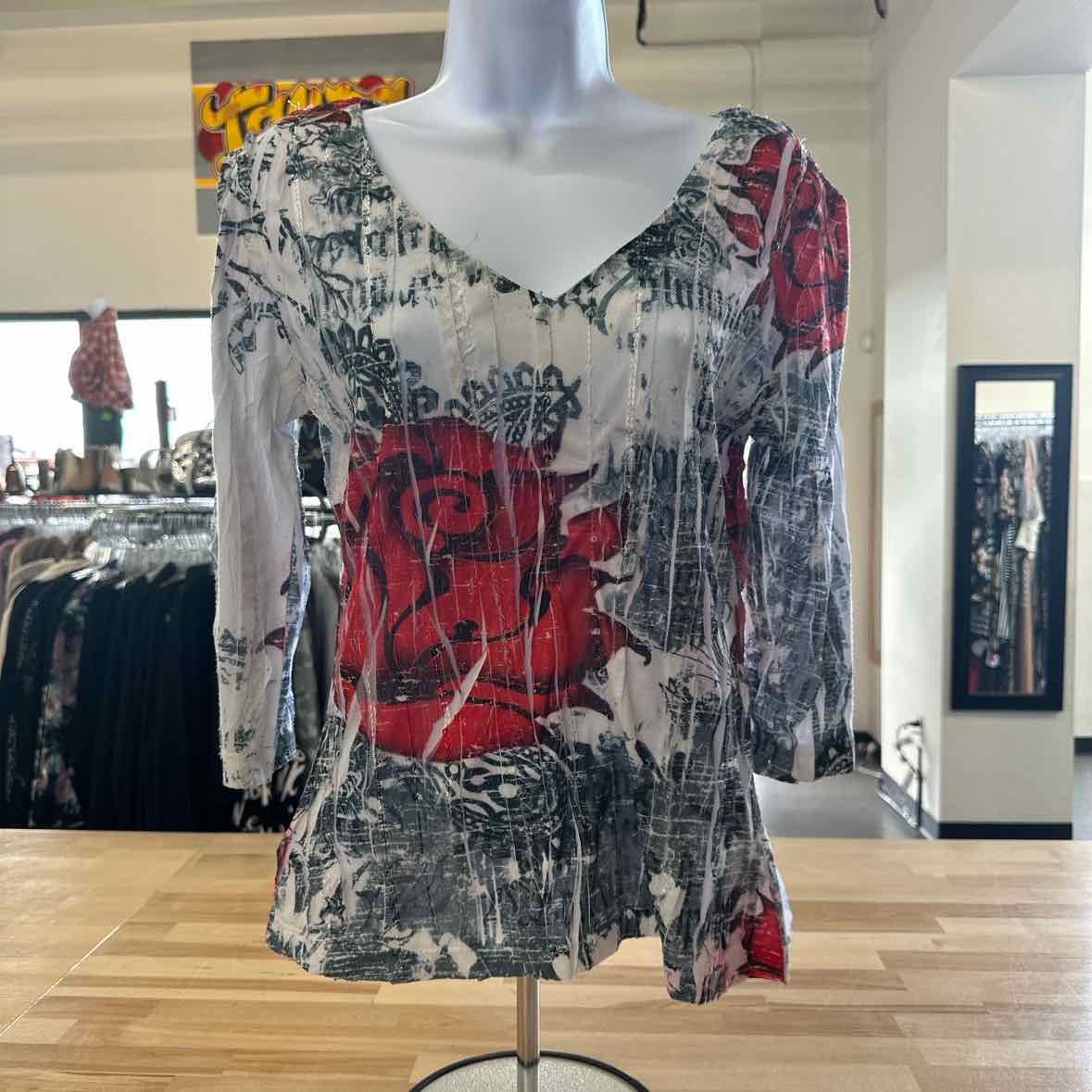 Mesmerize Size M Gray Long Sleeve