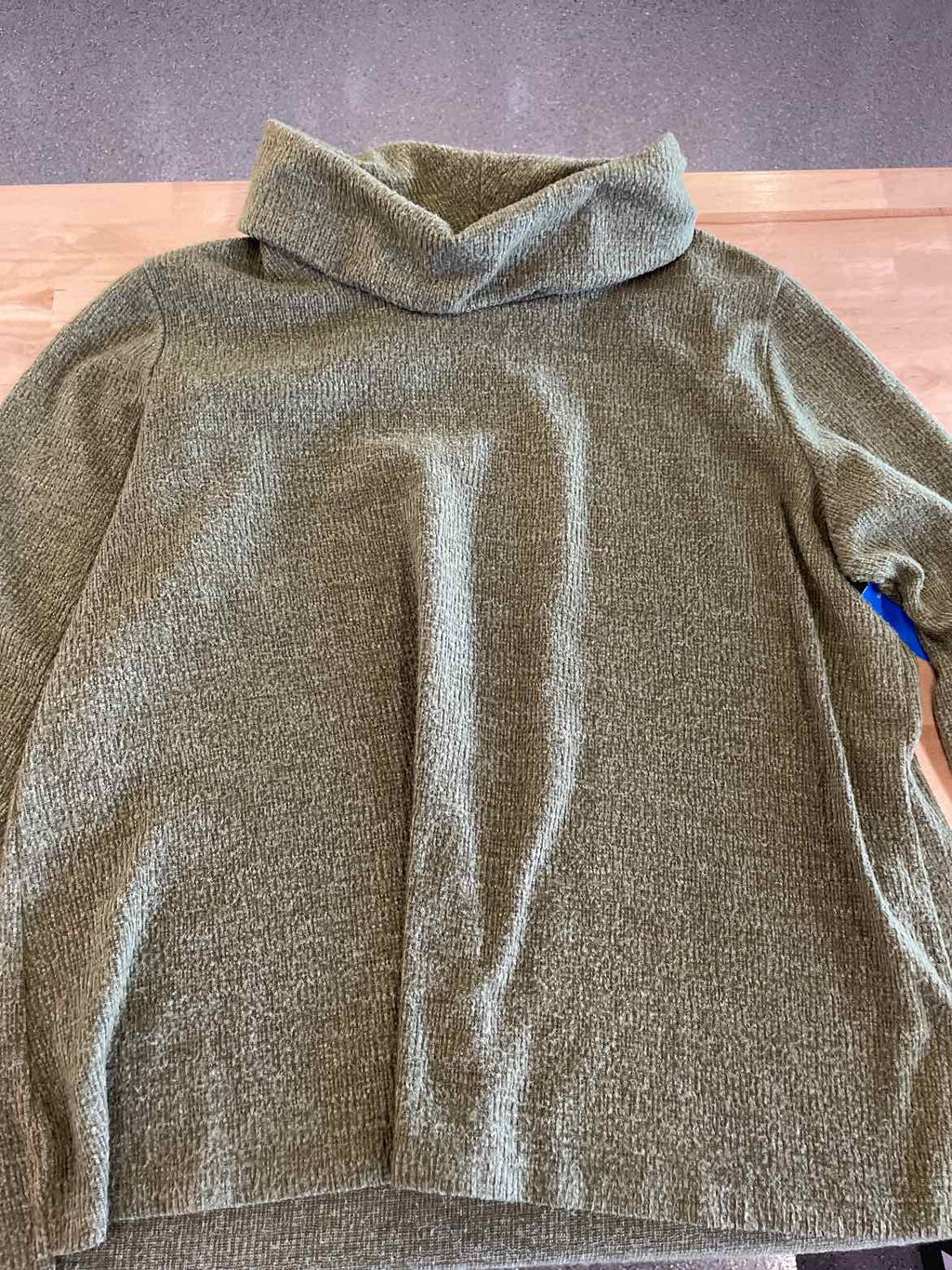 W5 Size L Green Sweater