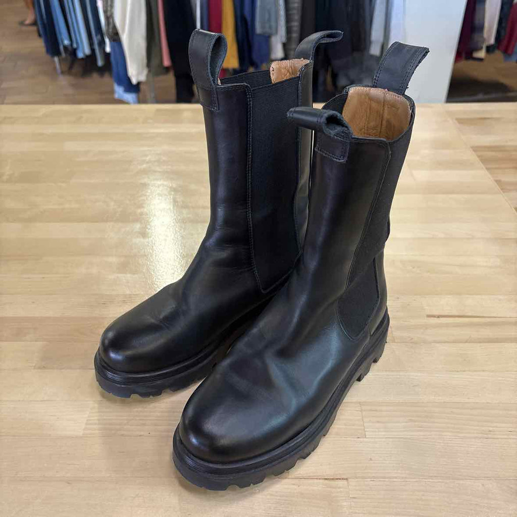 Flattered Size 6.5 Black Leather Preloved Boots