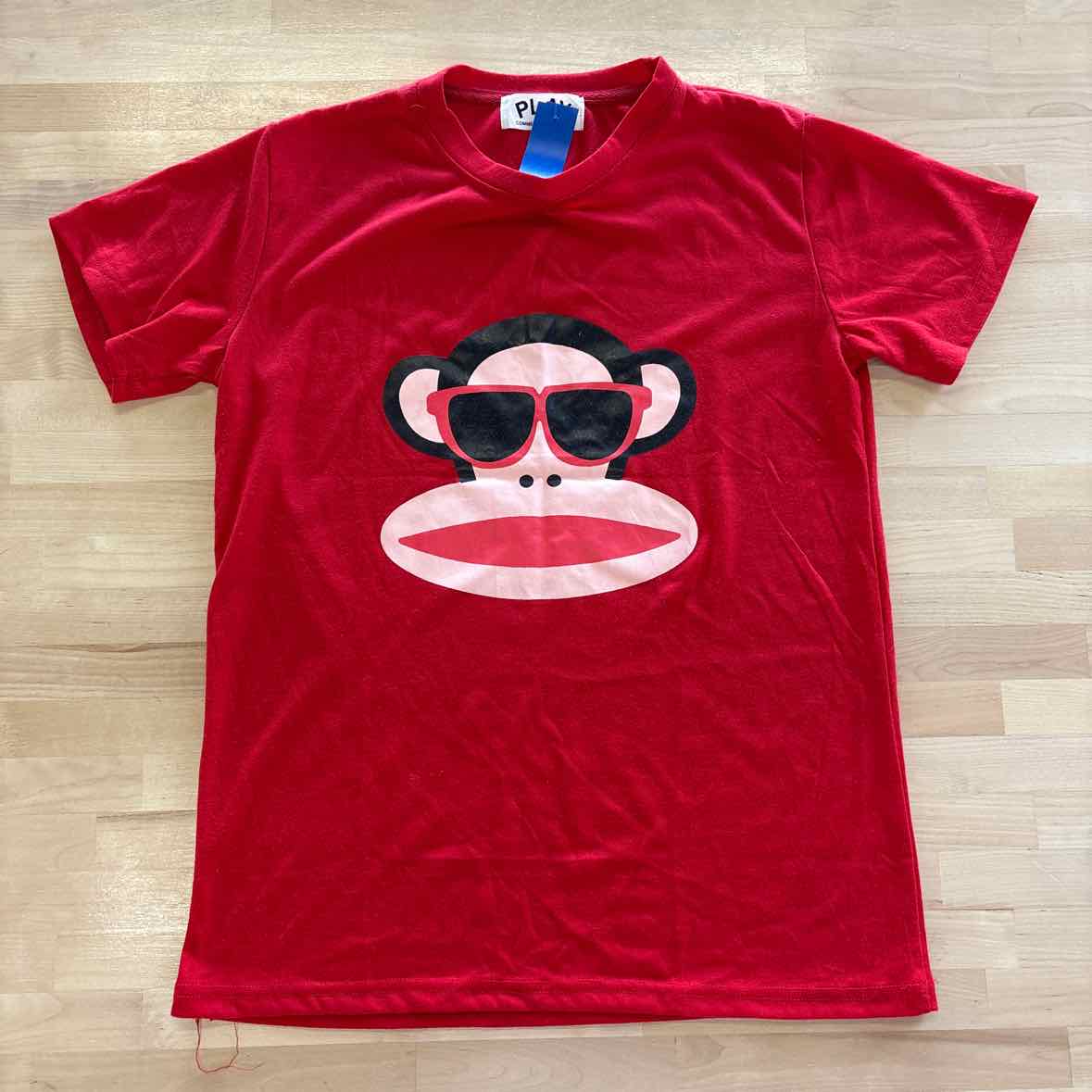 PLAY Size M Red T-shirt