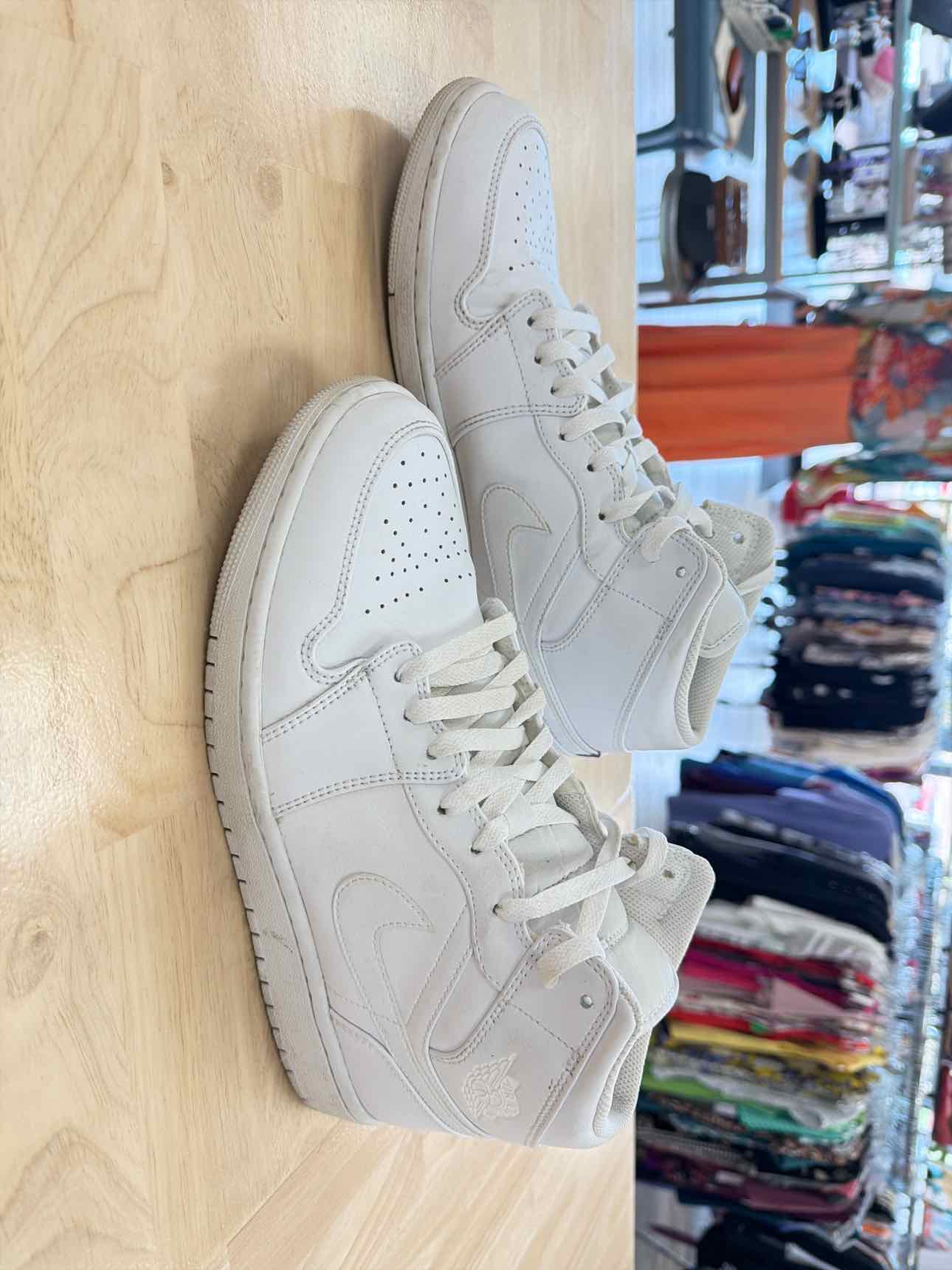 Nike Air Size 11.5 White MENS Boots