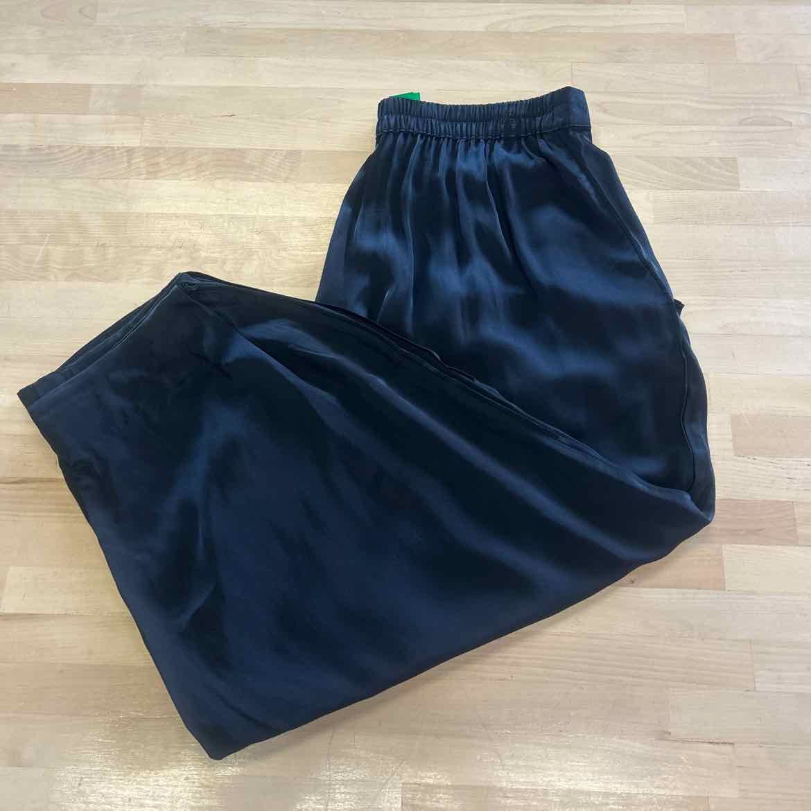 Anthropologie Size M Black viscose Preloved Pants
