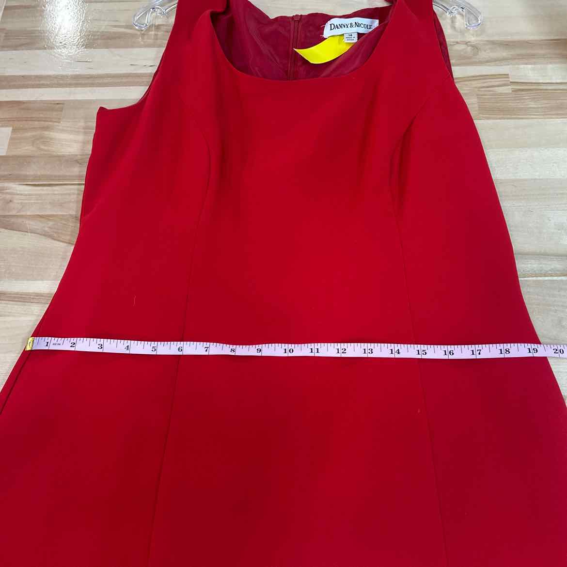 Danny & Nicole Size 14 Red Preloved Dress