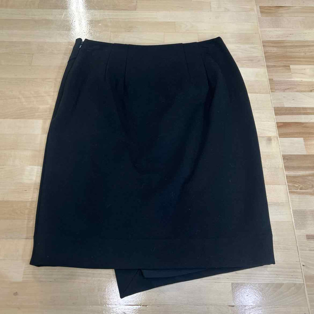 White House Black Market Size 4 Black Preloved Skirt