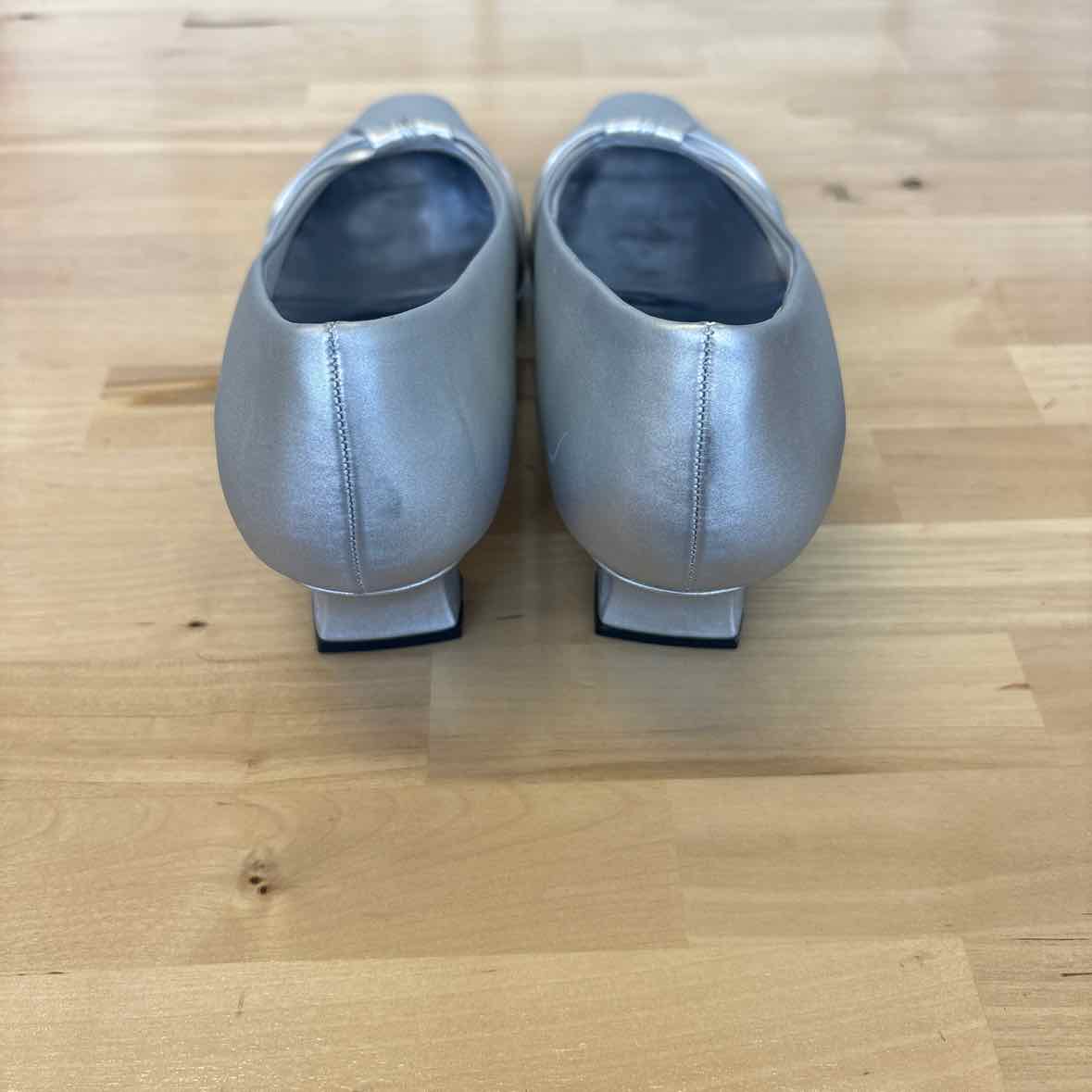 Easy Street Shoe Size 9 Silver Heels