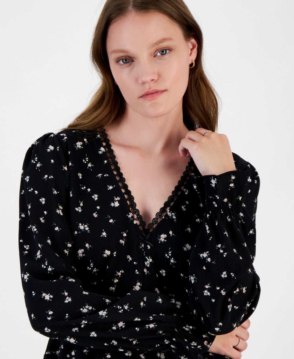 Celebrity Pink Juniors' V-Neck Printed Peplum Long Sleeve Top - Black Floral