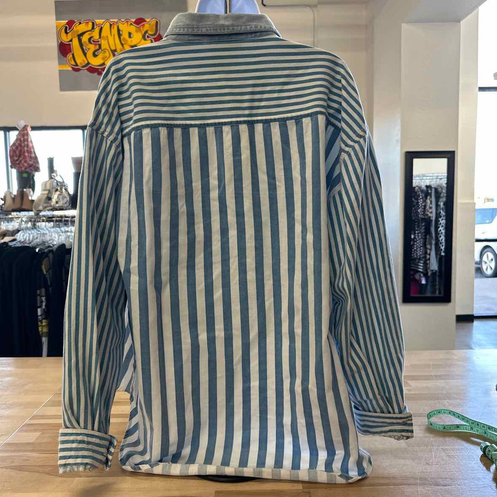 Quizz Size 1X Blue & White Button Down Shirt
