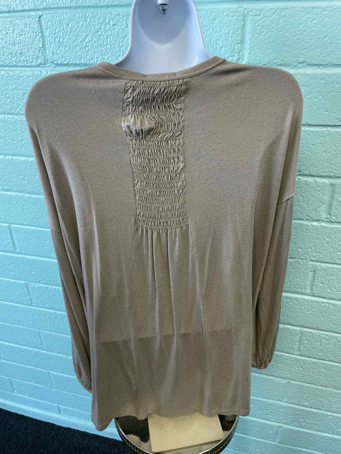 Gimmicks Size M Tan Tunic