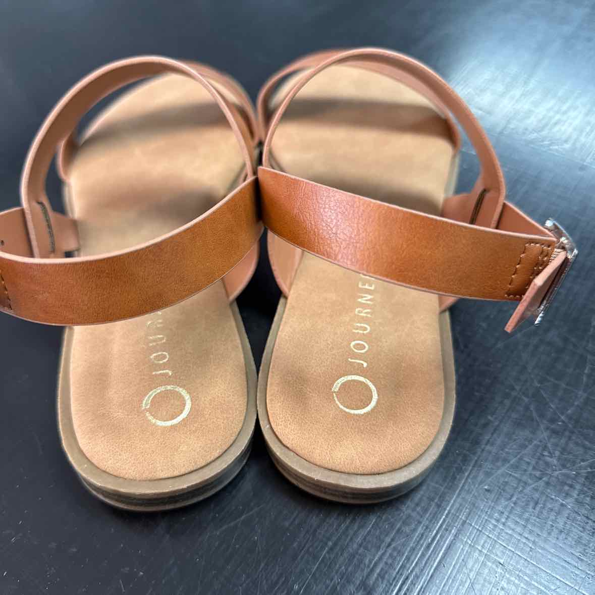 Journee Size 9 Wide Womens Lavine Slingback Strap Flat Sandals Tan