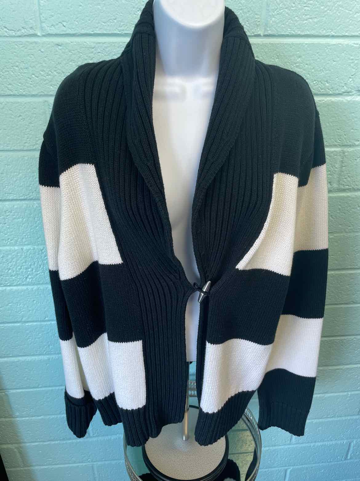 American Living Size XL White & Black Duster