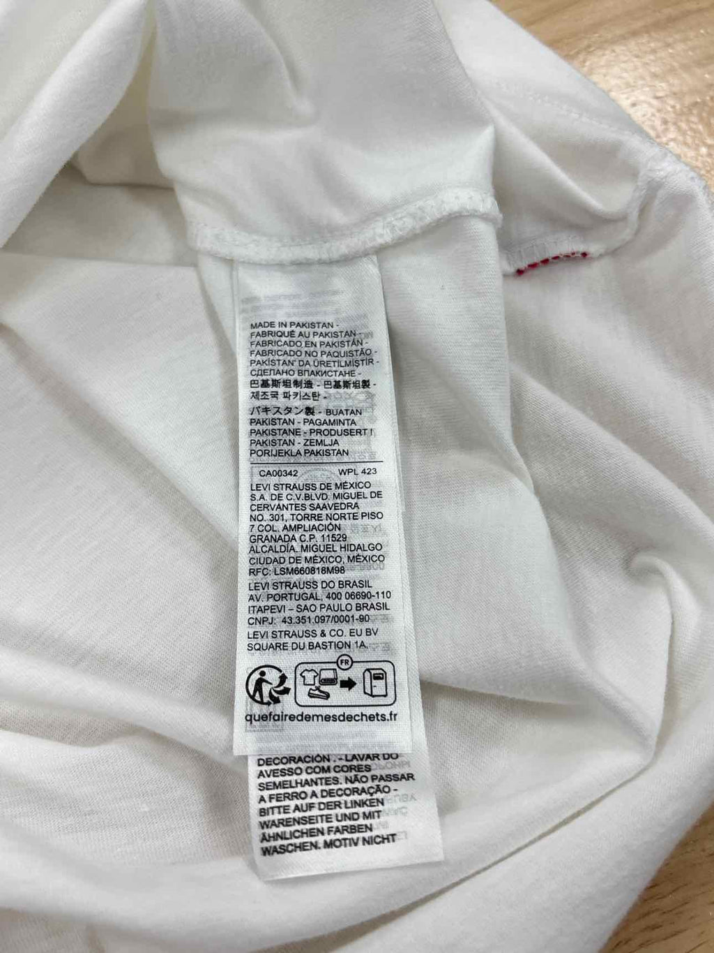 Levi's Size M White New MENS T-shirt