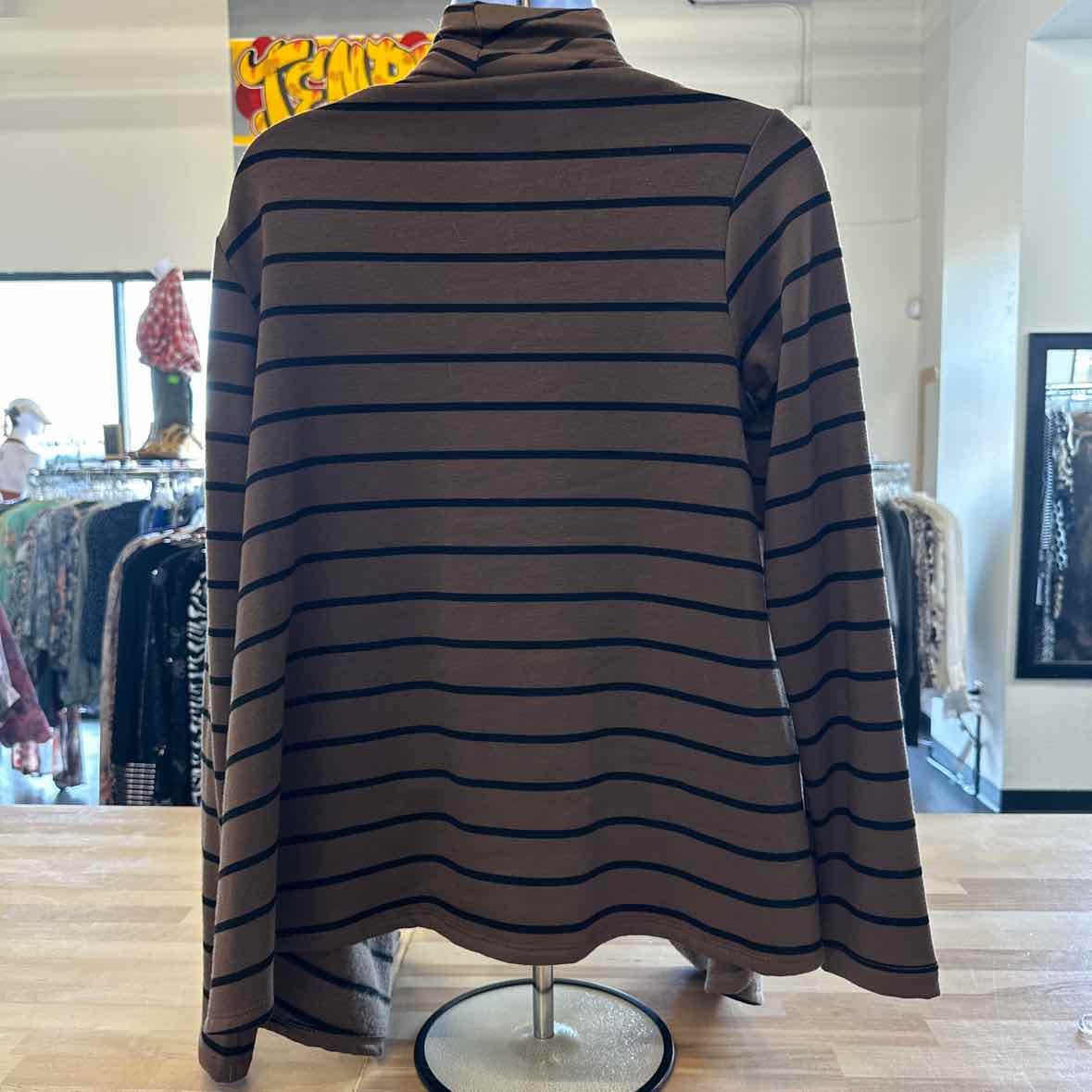 Bobeau Size PM Brown Sweater