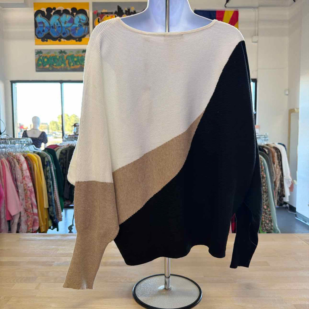 Tahari Size XL Black White New Sweater