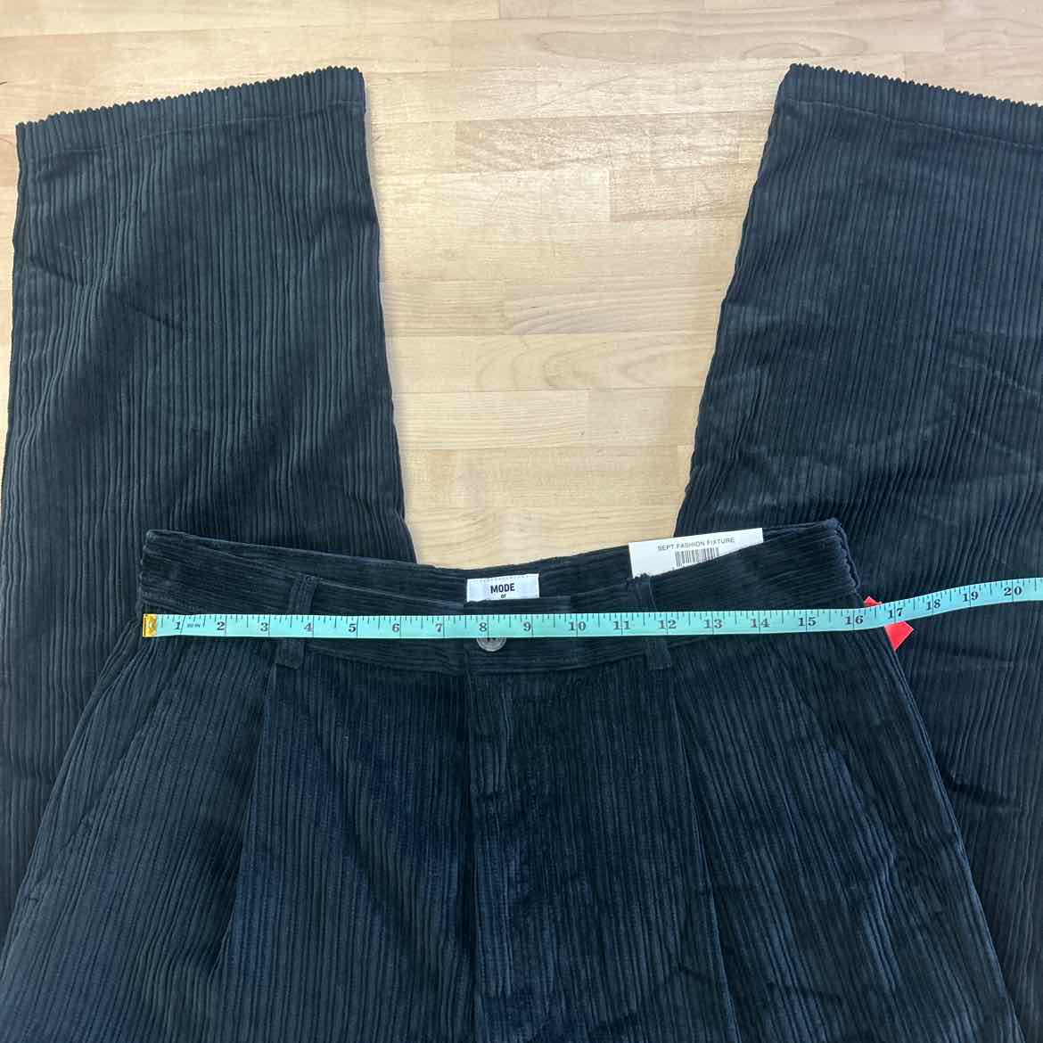 Mode of One Men's Relaxed-Fit Cord Pants