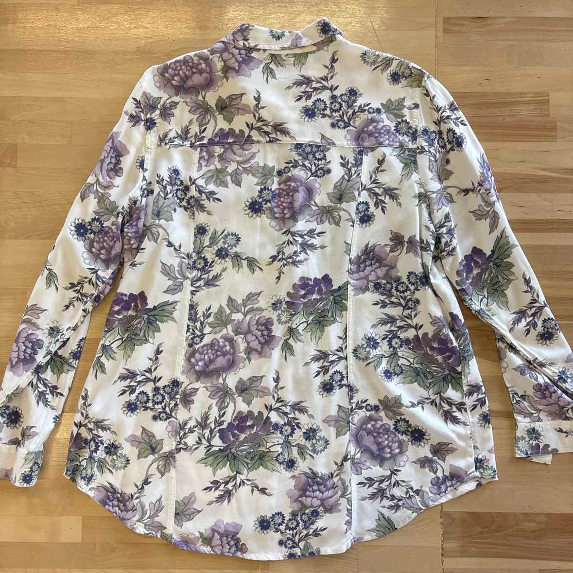 Nine West Size XL White Button Down Shirt