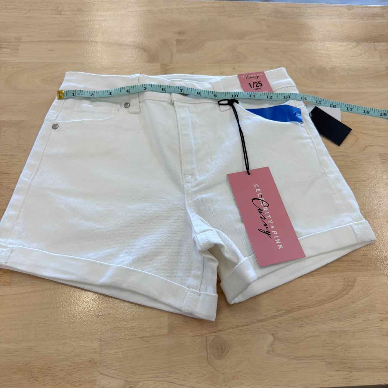 Celebrity pink Women Size 1 White New Shorts  High-Rise Curvy Denim Shorts