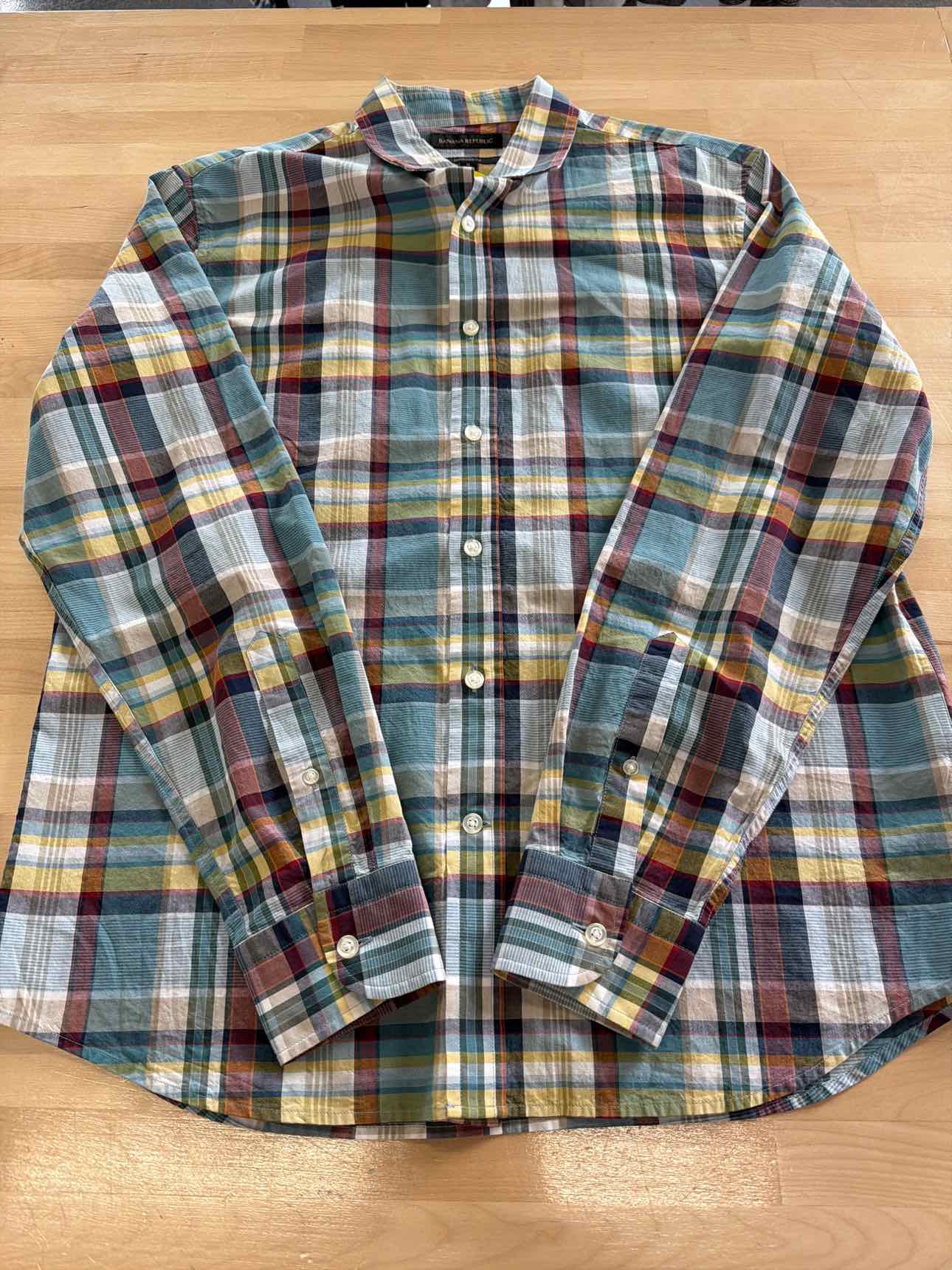 Banana Republic Size M Green MENS Button Down Shirt