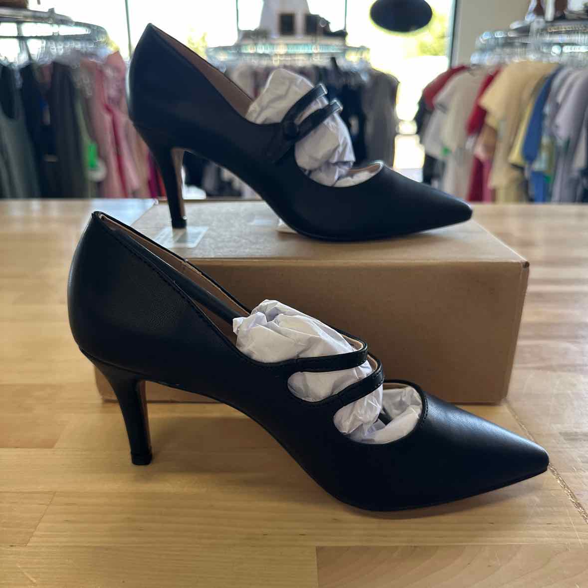 Journee Collection Shoe Size 6.5 Sidney Pump Black Heels