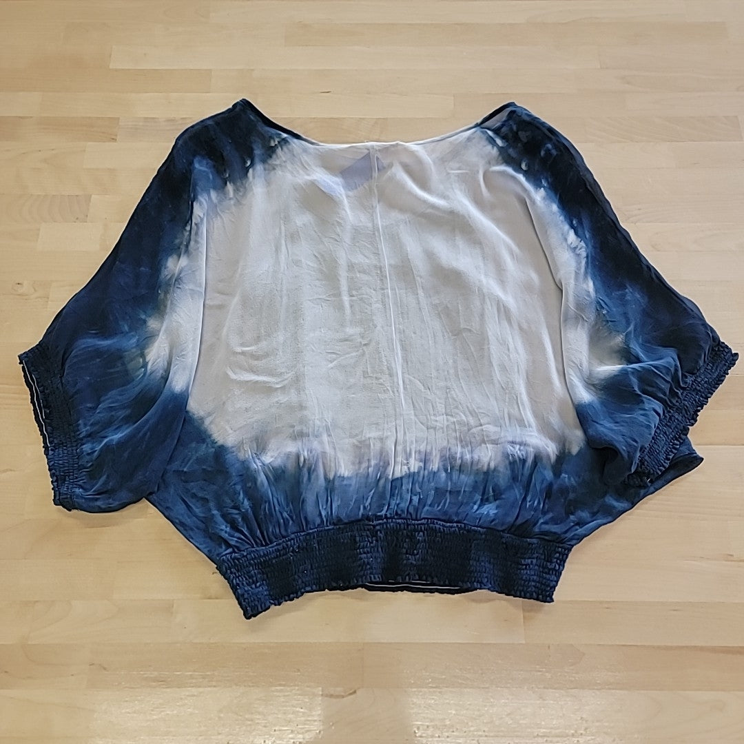 Red Haute Size One Size Gray & Blue Blouse