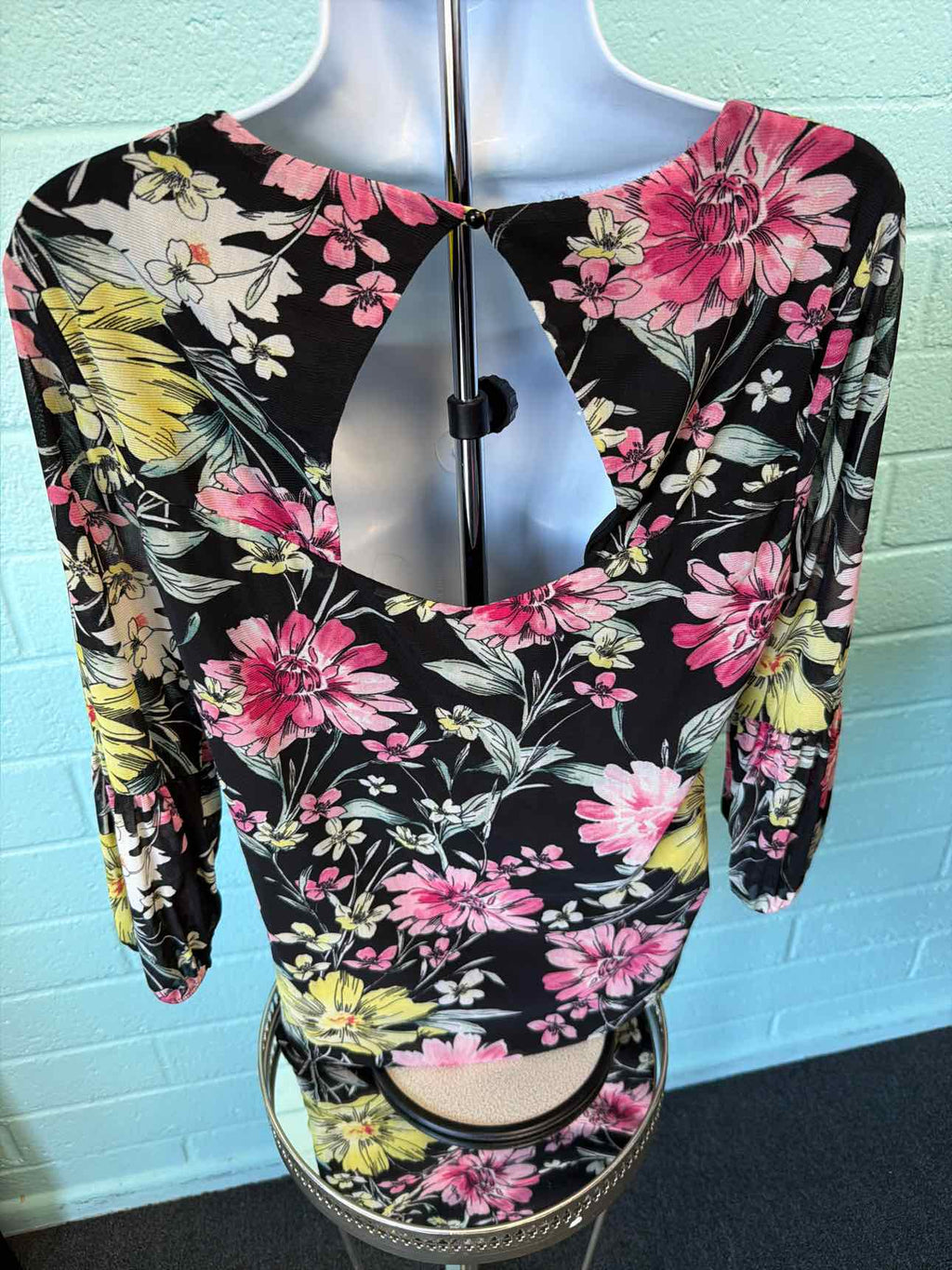 sara michelle Size M Multi-Bright Blouse