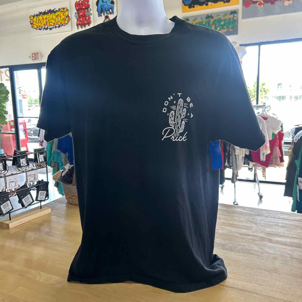 WHO? Size L Black Preloved MENS T-shirt