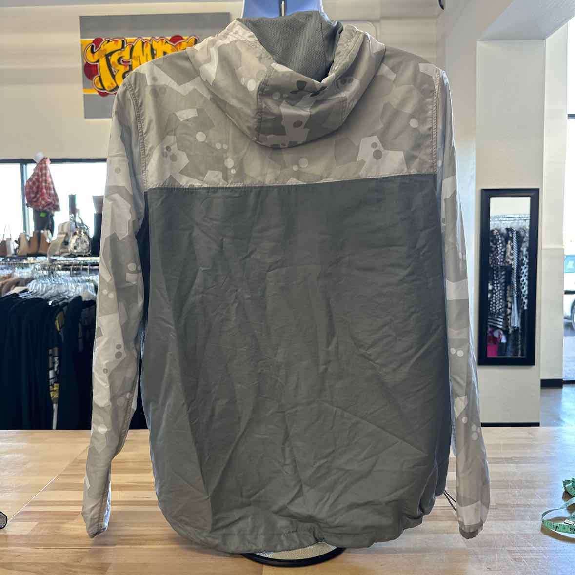Under Armour Size M Gray MENS Jacket