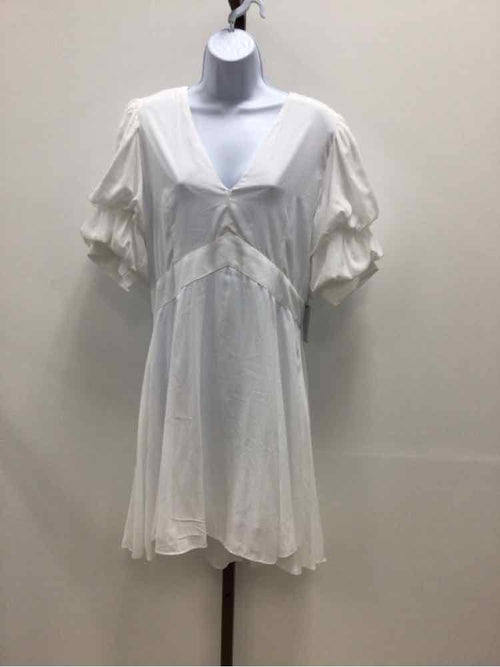1.State Size L White New Dress