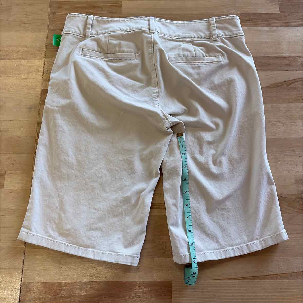 Loft Women Size 4 Tan Preloved Shorts