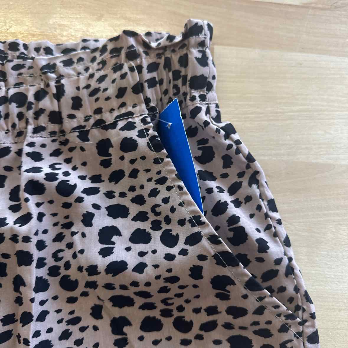 Free Bird Size M Tan Shorts