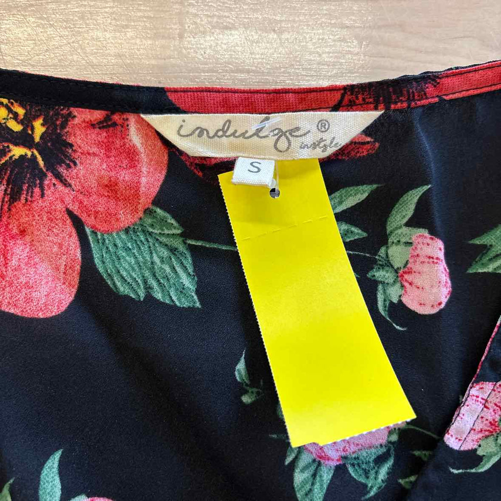 Indulge In Style Size S Black Blouse