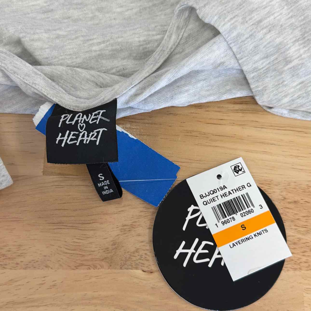 Planet Heart Size S Square-Neck Long-Sleeve Tee