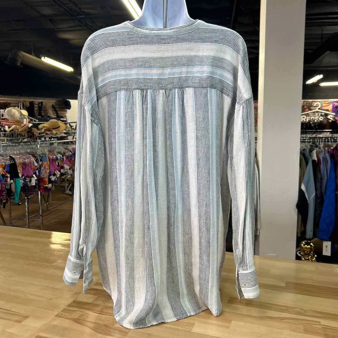 Splendid Size S White Blue Preloved Button Down LS