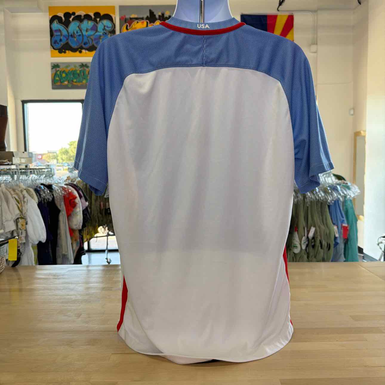 Nike Size XL White MENS Athletic Tee