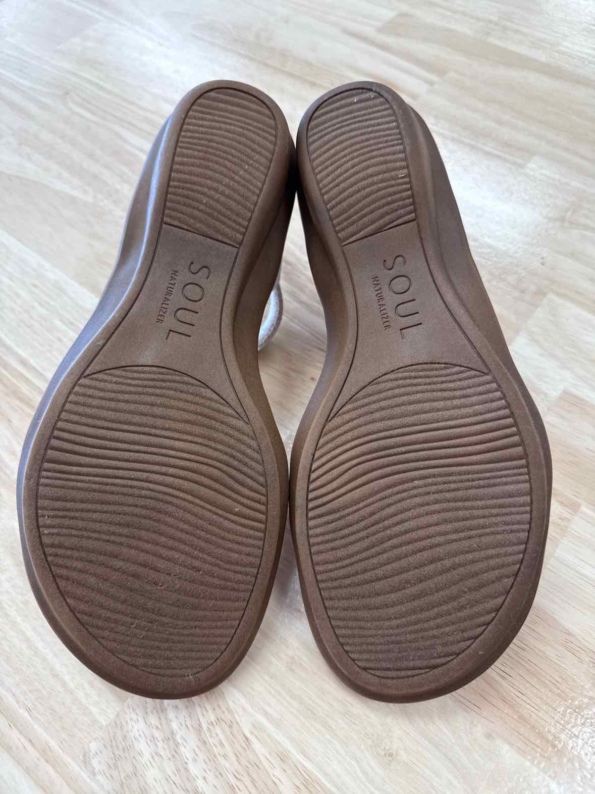 Soul Naturalizer Size 8 Beige Summer Sandals (Porcelain)
