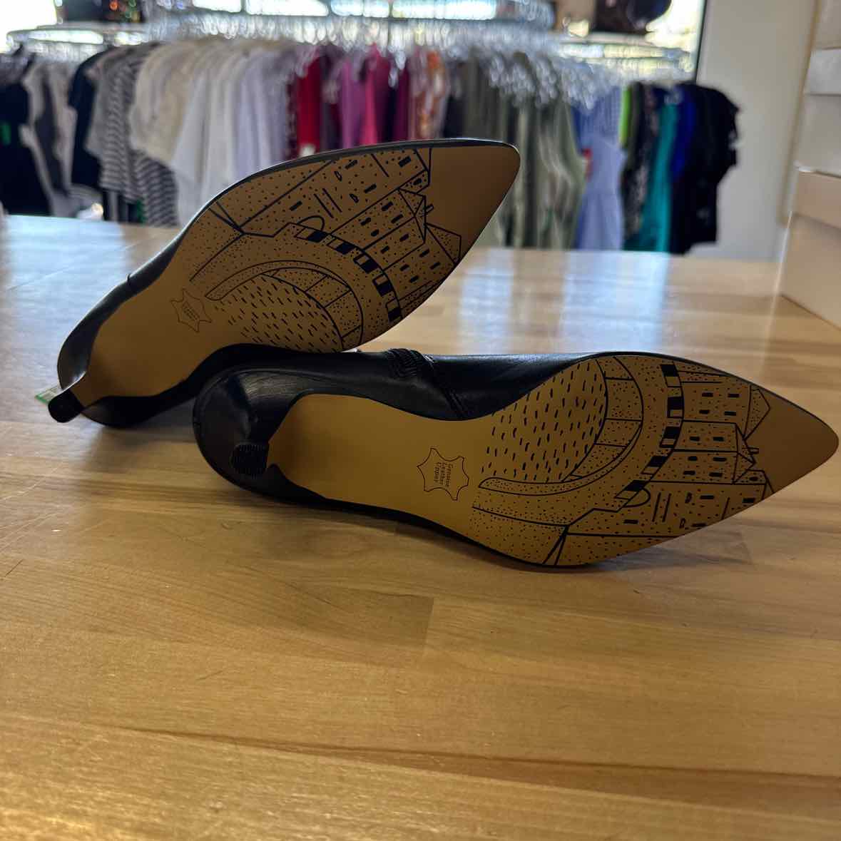 Bella Vita Jani Pointed Toe Zippered Booties