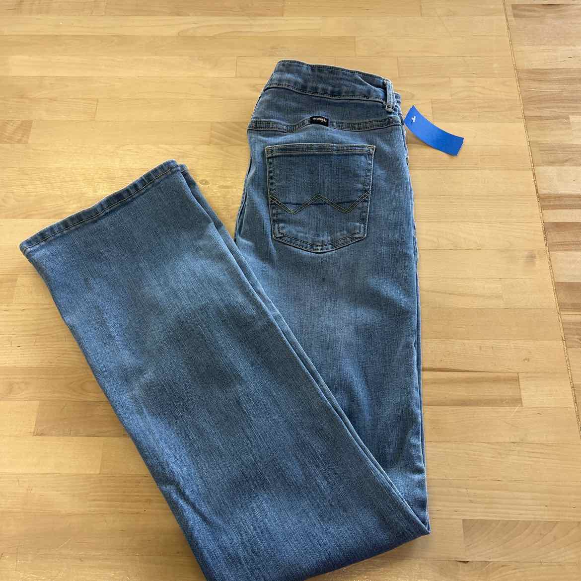 Wrangler Size 8 Blue Denim Preloved Jeans