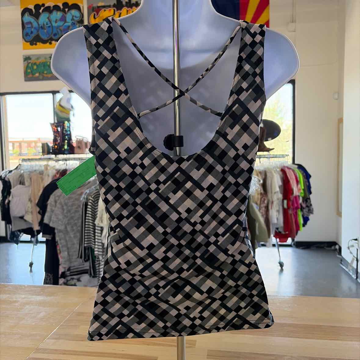A.Byer Size M Multi-Color Preloved Sleeveless