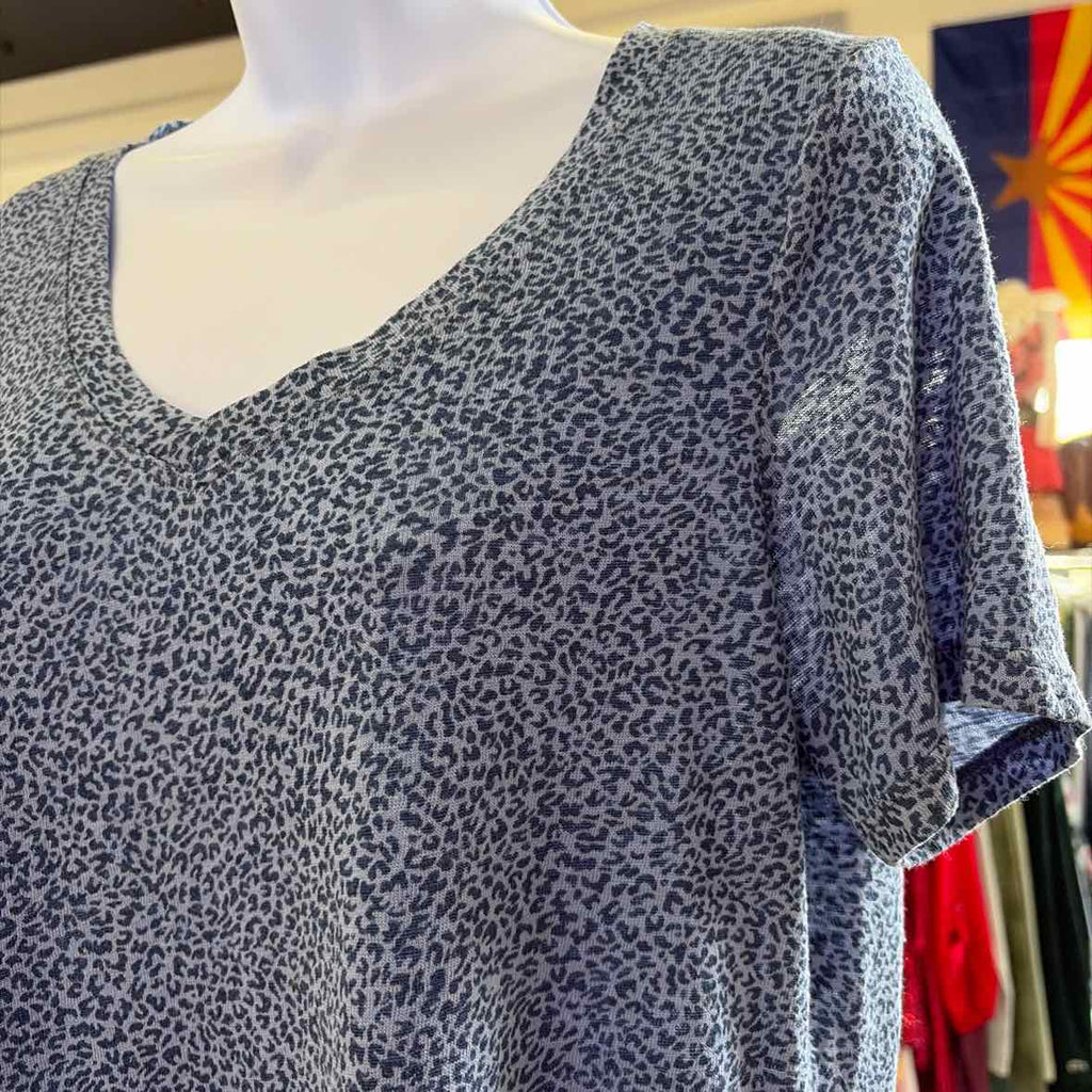 Athleta Size M Black & Blue Used T-shirt