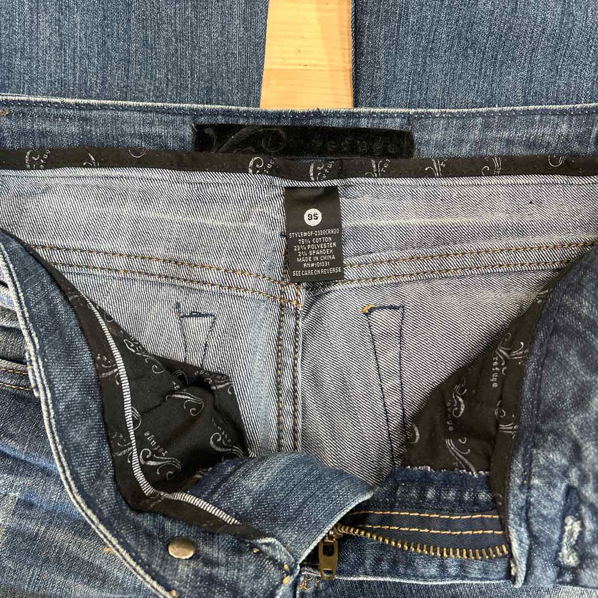 Refuge Size 9 Blue Denim Preloved Jeans