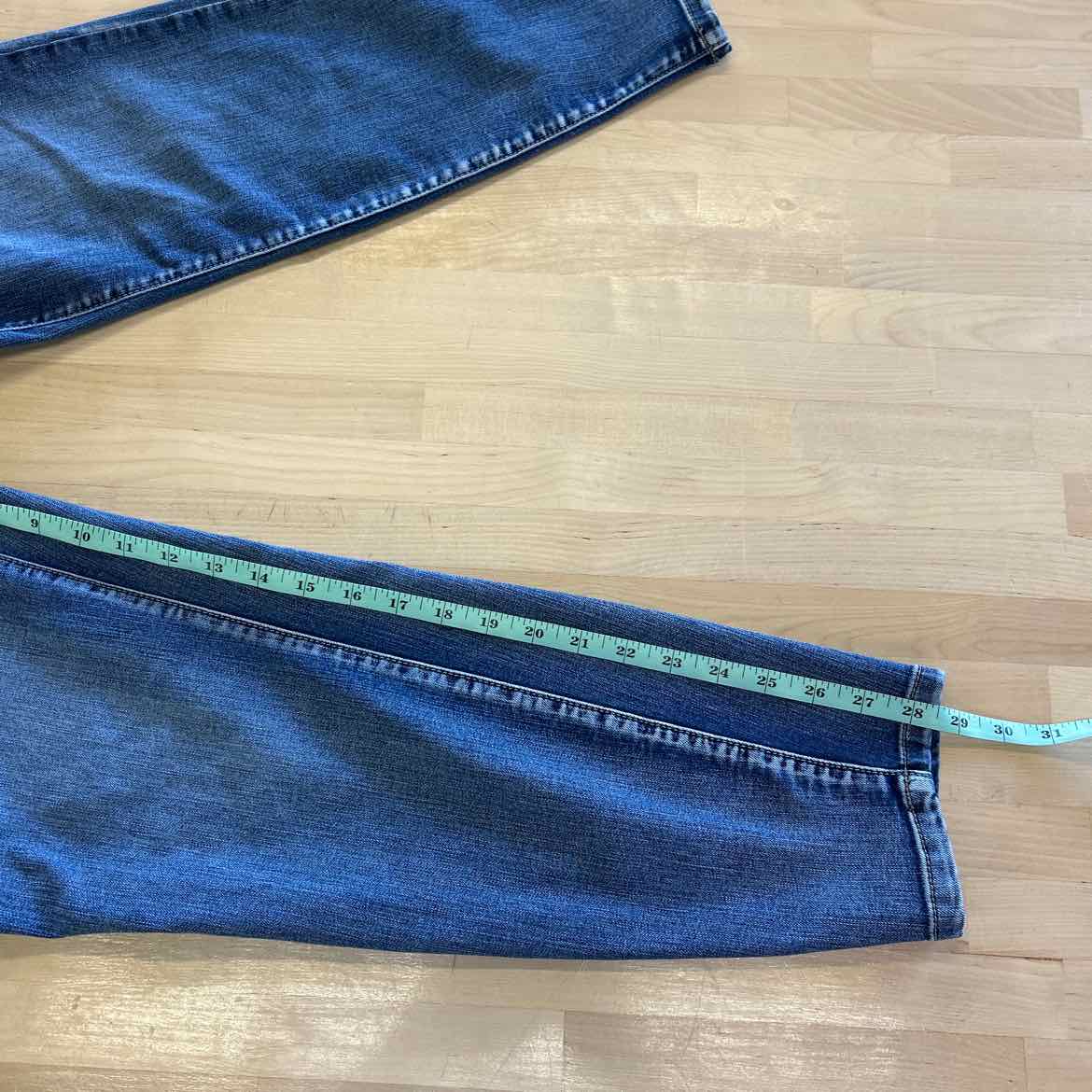 Maurices Size 16 Blue Denim Preloved Jeans