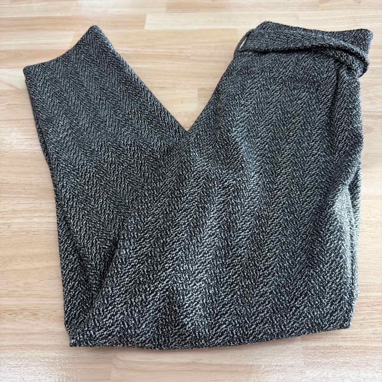 White House Black Market Size 0 White & Black Pants