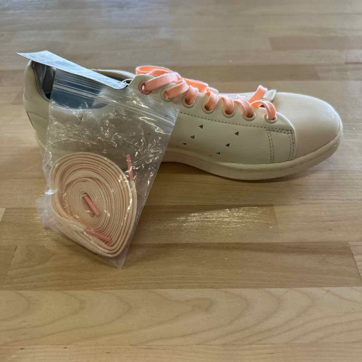 Adidas Shoe Size 7.5 White Sneakers
