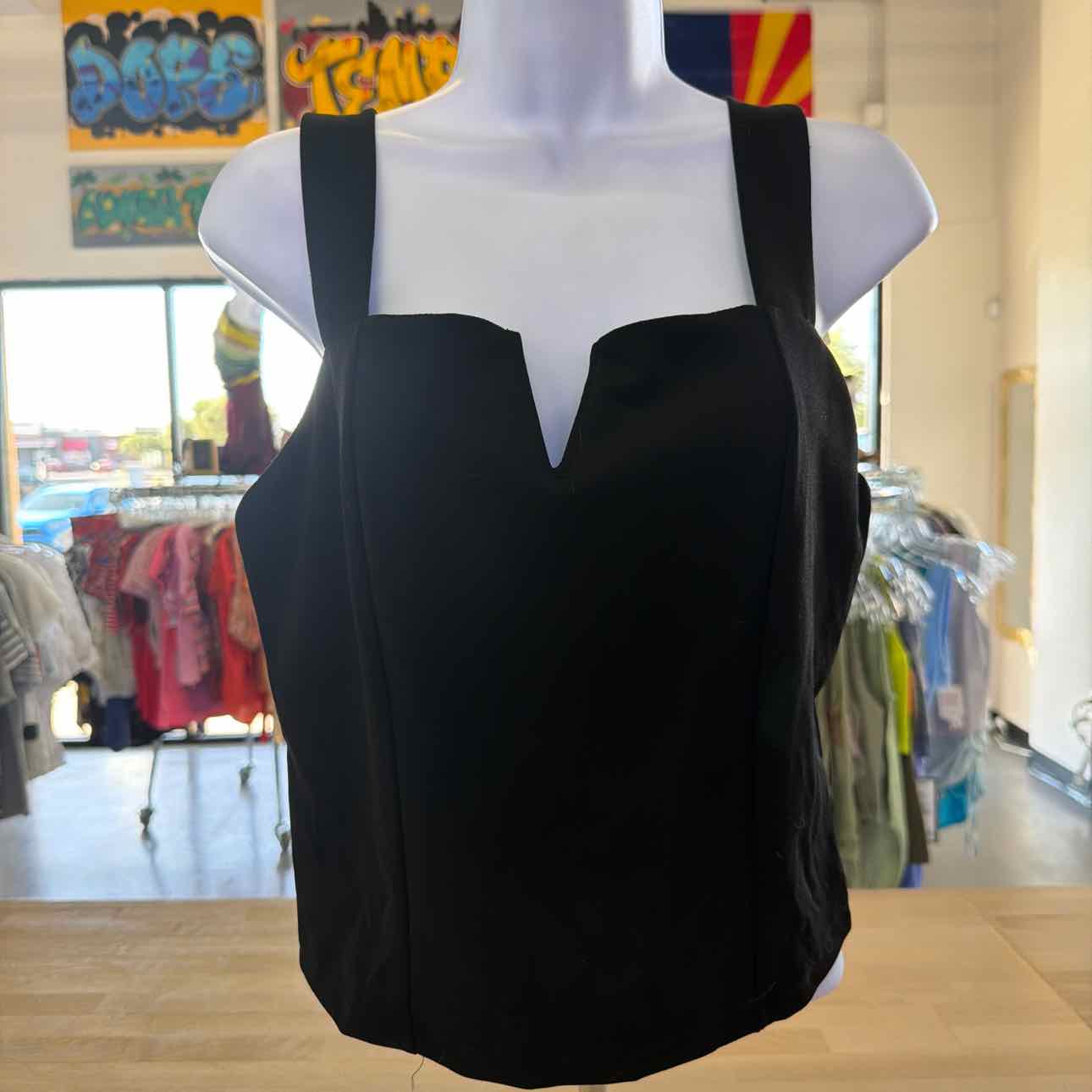 moa moa Size XL Black Preloved Tank