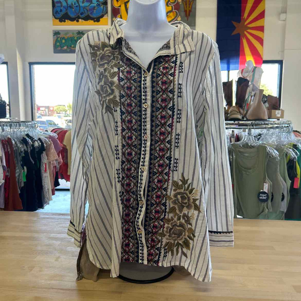 John Mark Size M White Preloved Longsleeve