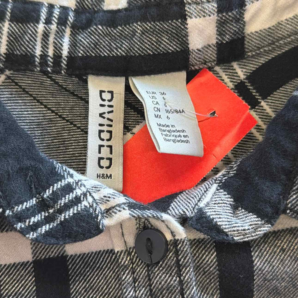 Divided Size 6 Black Preloved flannel