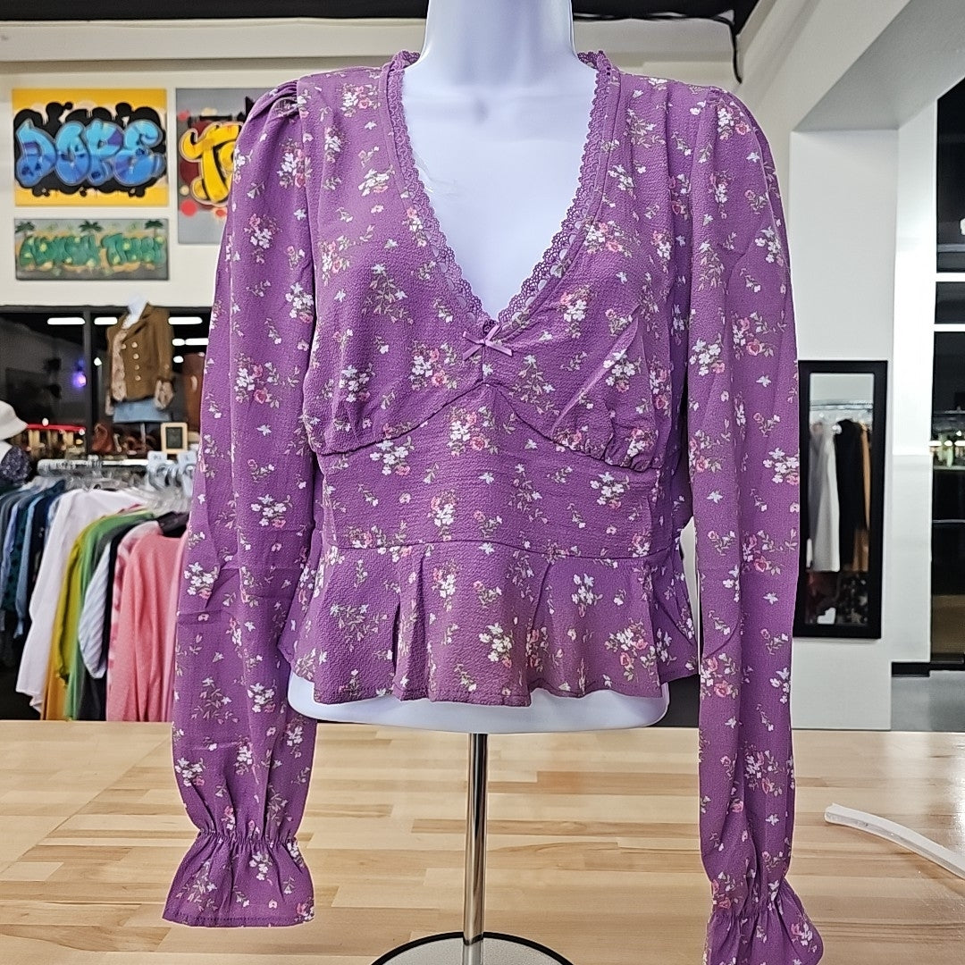 Celebrity Pink Juniors' V-Neck Printed Peplum Long Sleeve Top