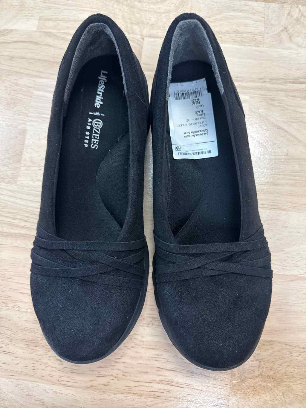 BZEES Size 7 Black New Slip On