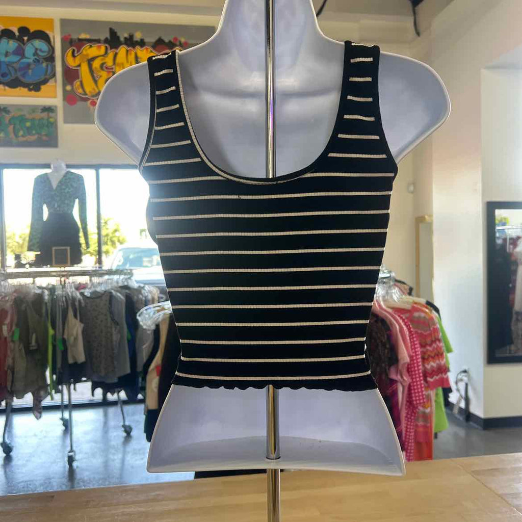 Popular 21 Size M Black Tank