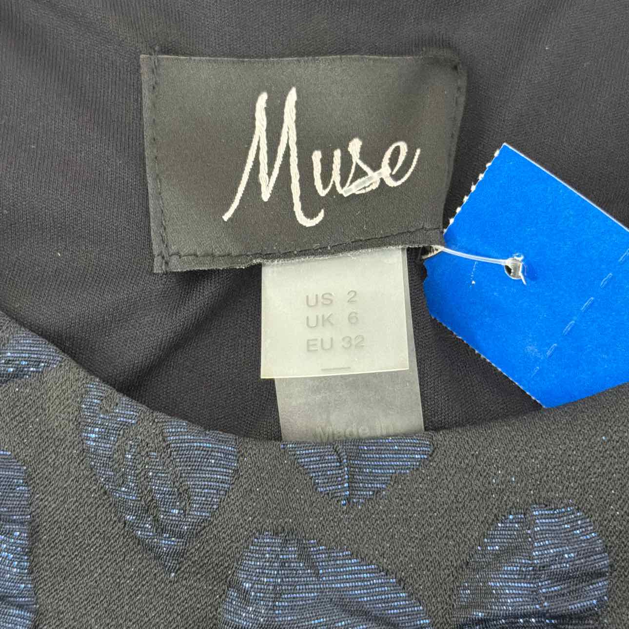 Muse Size 2 Textured-Rose Sleeveless Top - Black Blue